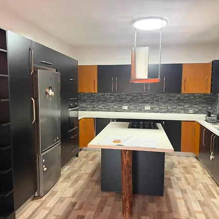 3 Bedroom In Walking Distance To Famagusta Walled * Dherinia